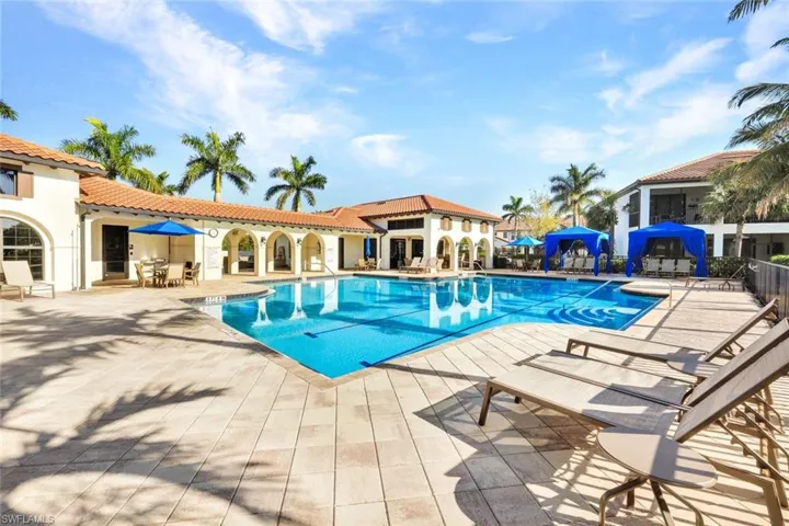 15136  Palmer Lake  CIR, Naples, FL 34109