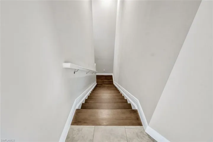 15136  Palmer Lake  CIR, Naples, FL 34109