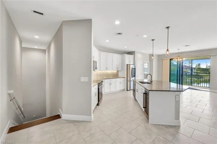 15136  Palmer Lake  CIR, Naples, FL 34109