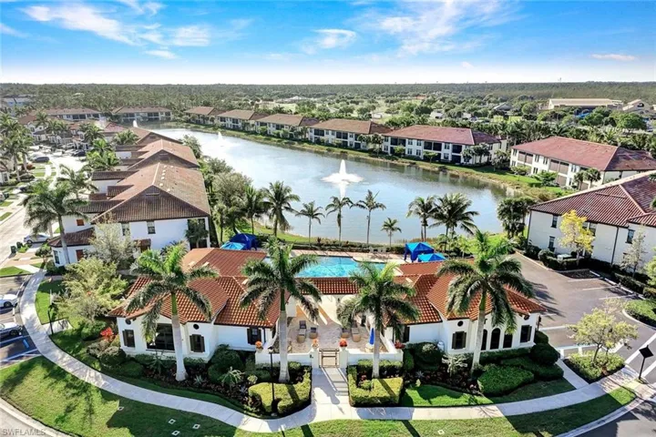 15136  Palmer Lake  CIR, Naples, FL 34109