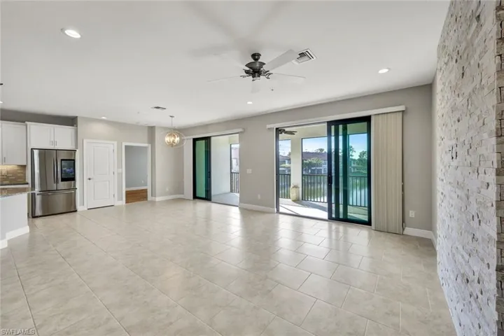 15136  Palmer Lake  CIR, Naples, FL 34109