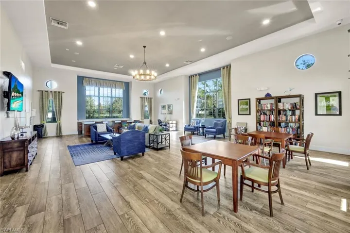 15136  Palmer Lake  CIR, Naples, FL 34109