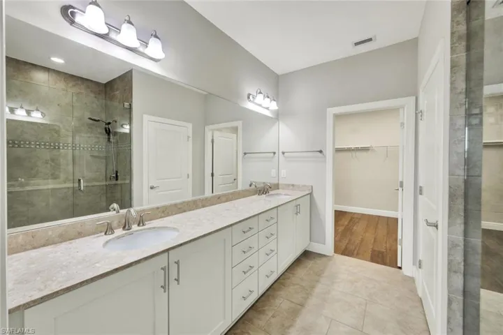 15136  Palmer Lake  CIR, Naples, FL 34109