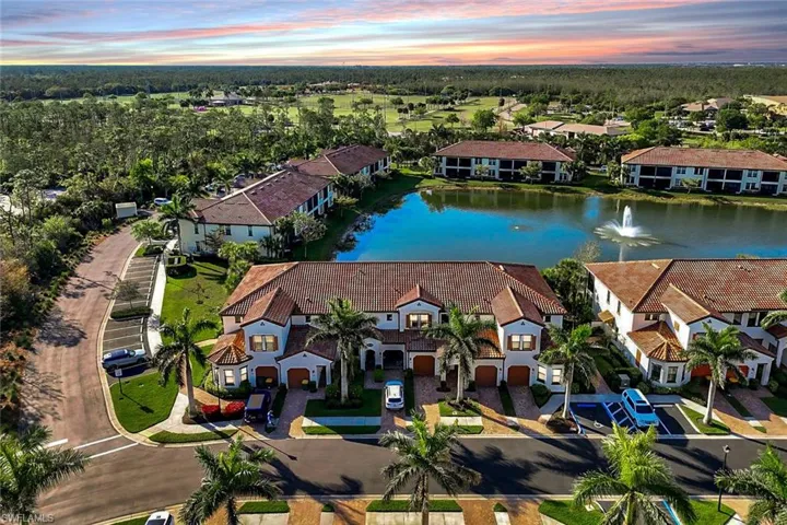15136  Palmer Lake  CIR, Naples, FL 34109