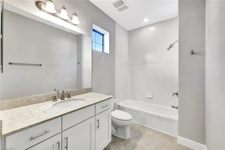 15136  Palmer Lake  CIR, Naples, FL 34109