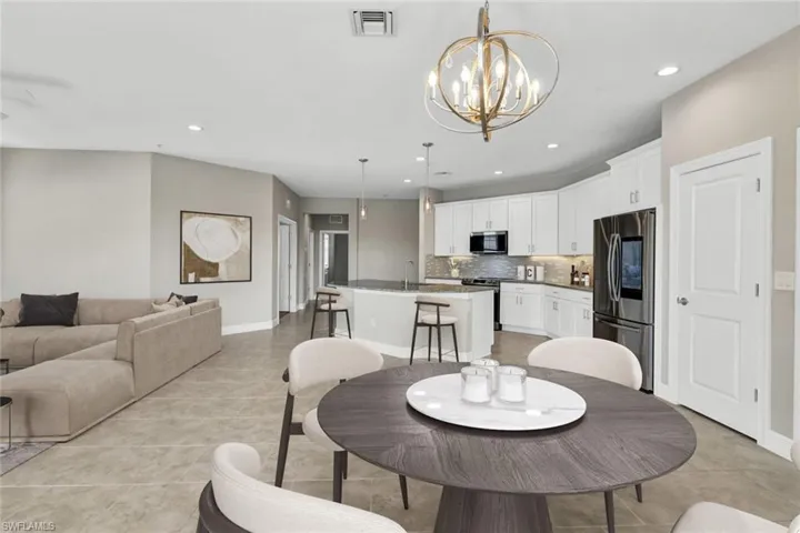 15136  Palmer Lake  CIR, Naples, FL 34109