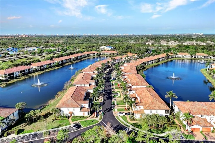 15136  Palmer Lake  CIR, Naples, FL 34109