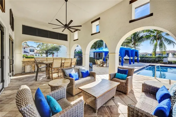 15136  Palmer Lake  CIR, Naples, FL 34109