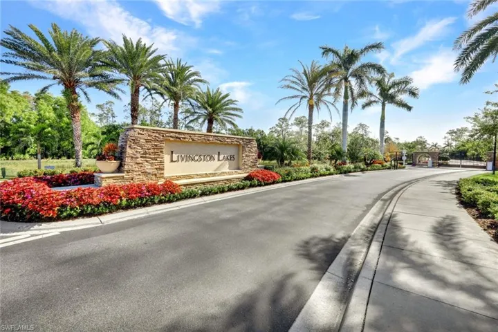 15136  Palmer Lake  CIR, Naples, FL 34109