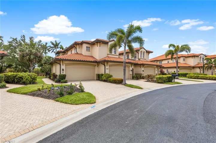 Nice wide side yard