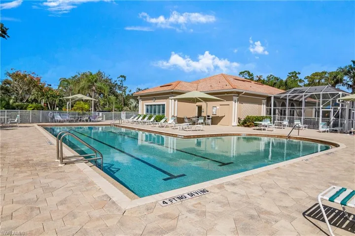 Carlton Lakes Community Pool