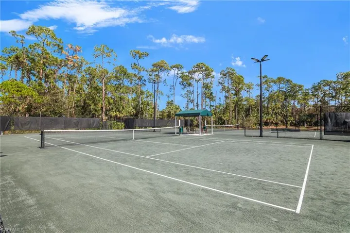 Carlton Lakes Tennis Courts