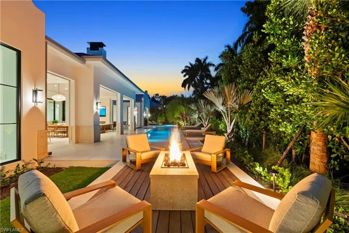 745 Pectin Rd, Naples, Florida 34102