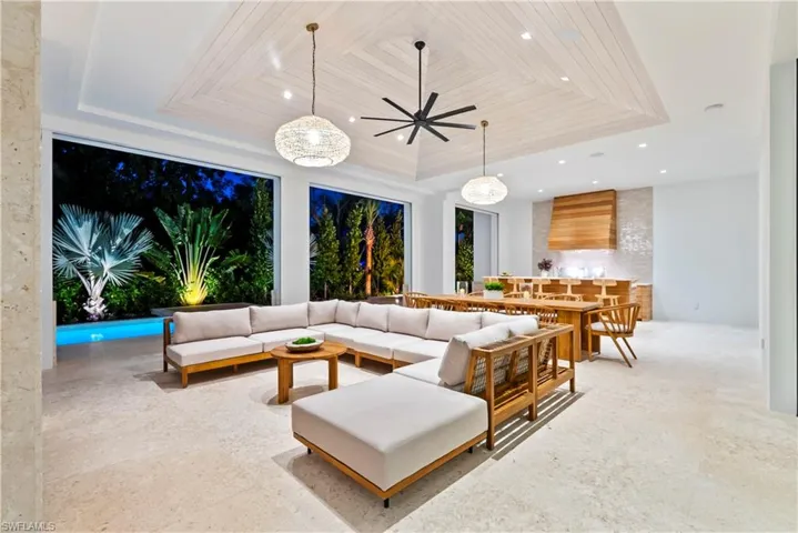 745 Pectin Rd, Naples, Florida 34102