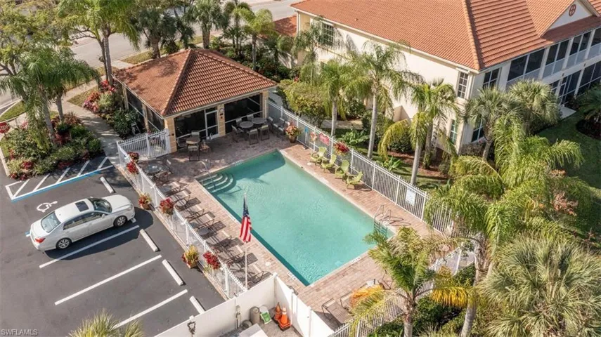 7849  Clemson  ST, Naples, FL 34104