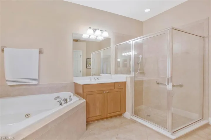 7849  Clemson  ST, Naples, FL 34104