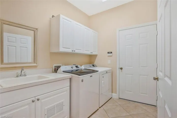 7849  Clemson  ST, Naples, FL 34104