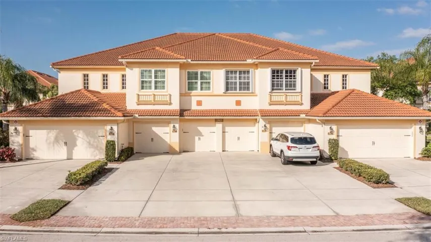 7849  Clemson  ST, Naples, FL 34104
