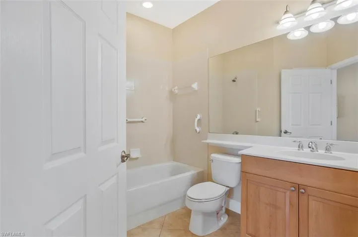 7849  Clemson  ST, Naples, FL 34104