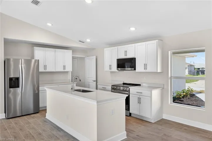 1709 Nw 11th Ave, Cape Coral, Florida 33993