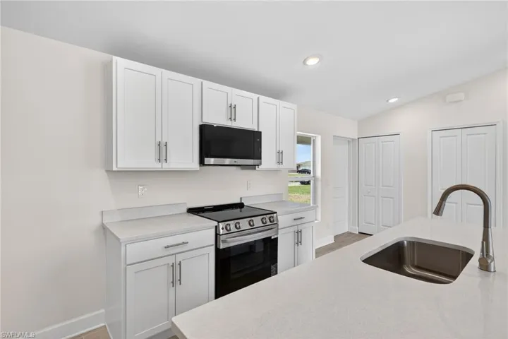 1709 Nw 11th Ave, Cape Coral, Florida 33993
