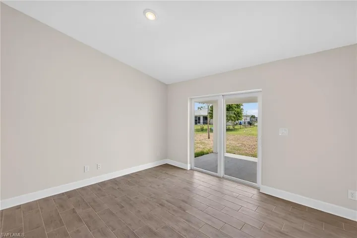 1709 Nw 11th Ave, Cape Coral, Florida 33993
