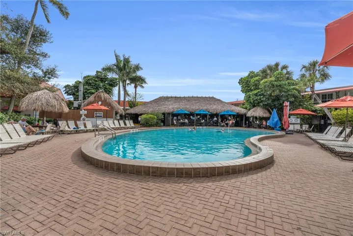 2555  Tamiami N TRL, Naples, FL 34103