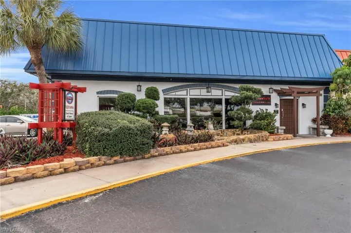 2555  Tamiami N TRL, Naples, FL 34103