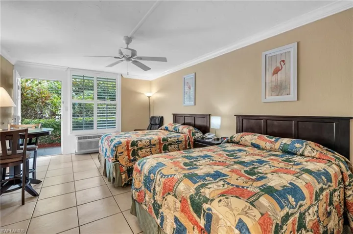 2555  Tamiami N TRL, Naples, FL 34103