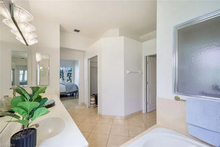 2237 Heritage Greens Dr, Naples, Florida 34119