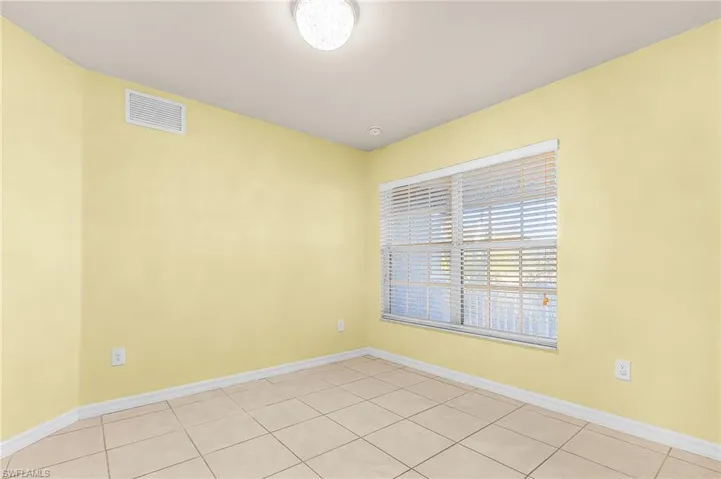 Front room/dining area