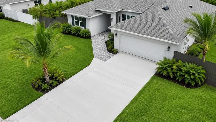 372 Rockland St, Lehigh Acres, Florida 33972