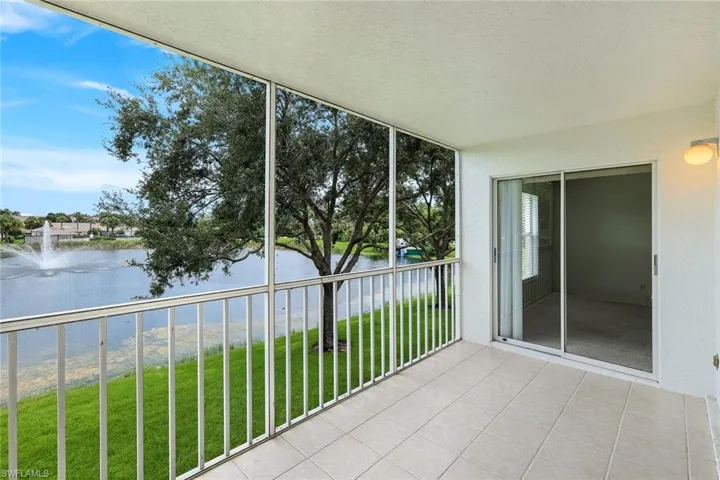 9580 Victoria Ln 205, Naples, Florida 34109