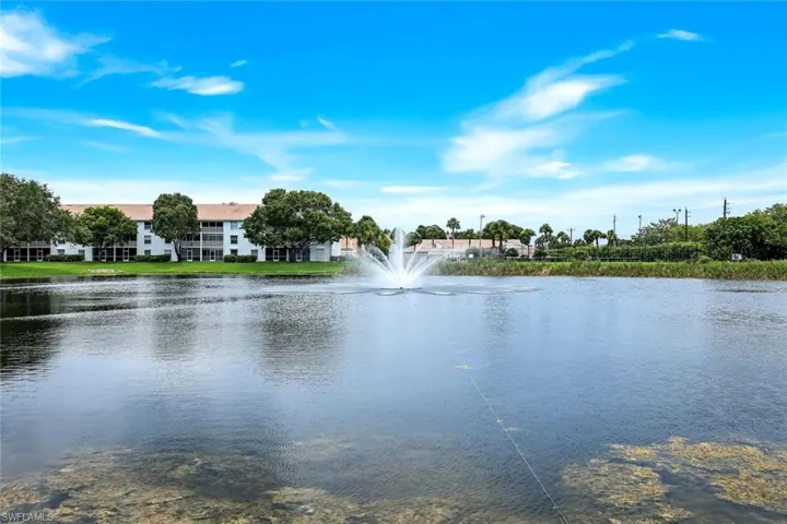 9580 Victoria Ln 205, Naples, Florida 34109