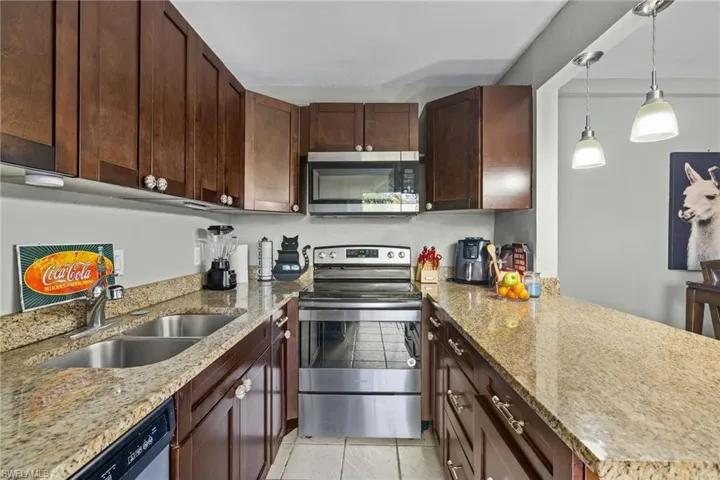 1708  Park Meadows  DR, Fort Myers, FL 33907
