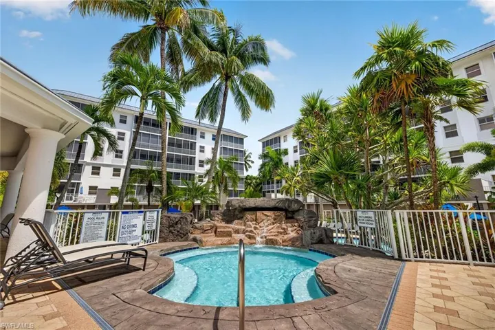 410 Flagship Dr 1201, Naples, Florida 34108
