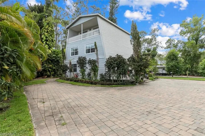 6230  Bur Oaks  LN, Naples, FL 34119