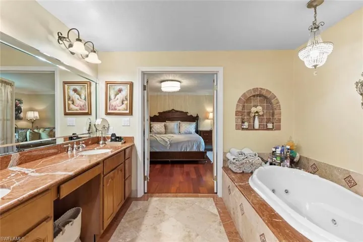 6230  Bur Oaks  LN, Naples, FL 34119