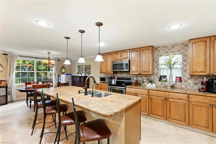 6230  Bur Oaks  LN, Naples, FL 34119