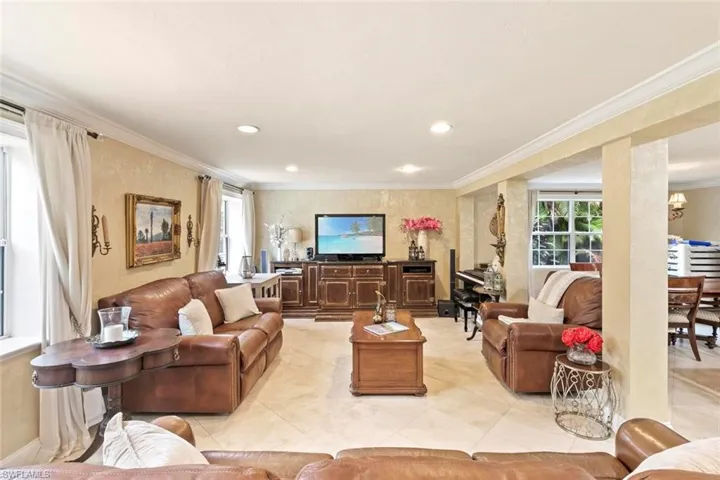 6230  Bur Oaks  LN, Naples, FL 34119