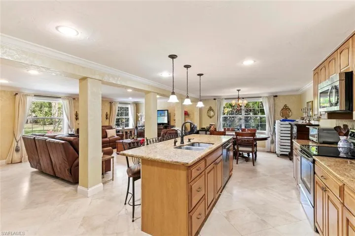 6230  Bur Oaks  LN, Naples, FL 34119