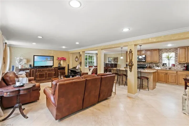 6230  Bur Oaks  LN, Naples, FL 34119