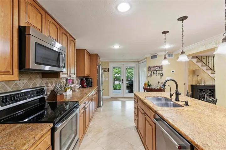 6230  Bur Oaks  LN, Naples, FL 34119