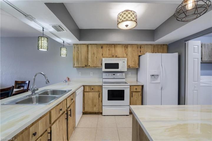 4805  Sorrento  CT, Cape Coral, FL 33904