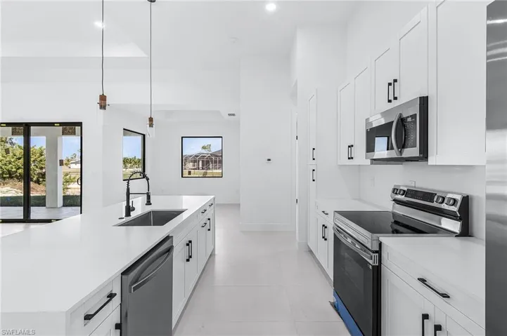 417 Sw 23rd Ter, Cape Coral, Florida 33991