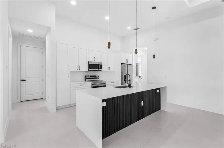 Kitchen/Living Area