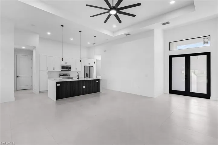 Kitchen/Living Area