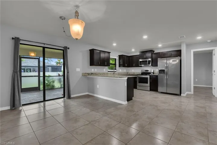 1401 Nw 10th Ter, Cape Coral, Florida 33993