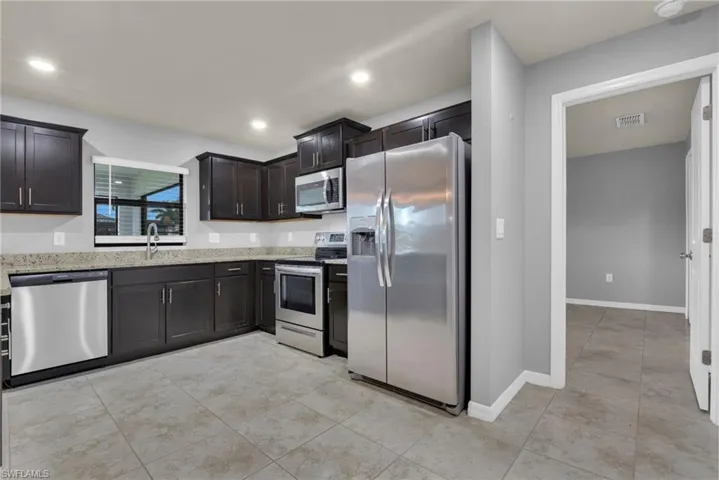 1401 Nw 10th Ter, Cape Coral, Florida 33993