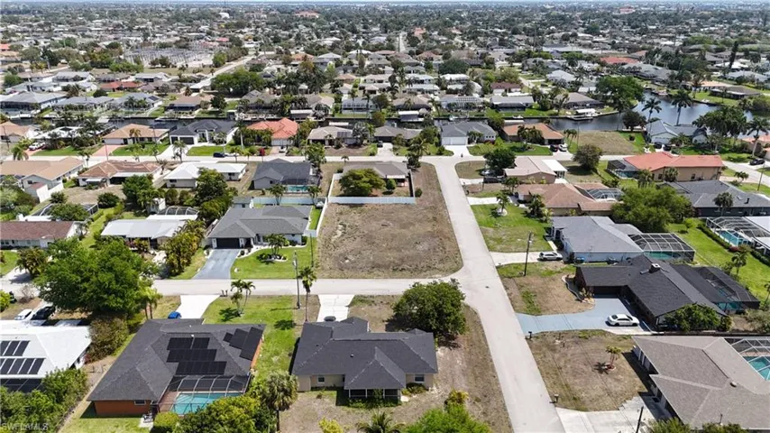 4037 Sw 2nd Pl, Cape Coral, Florida 33914